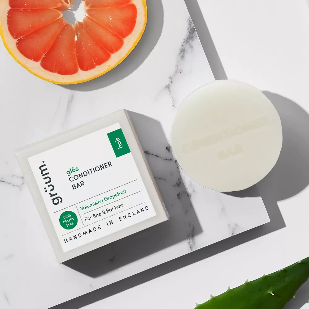 Conditioner bar with grapefruit and aloe.