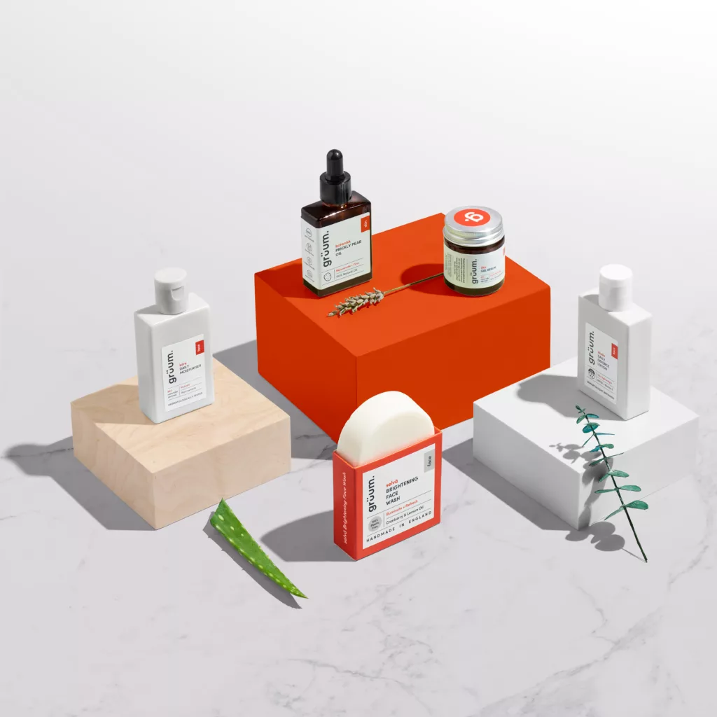 Cosmetic products on geometric blocks.