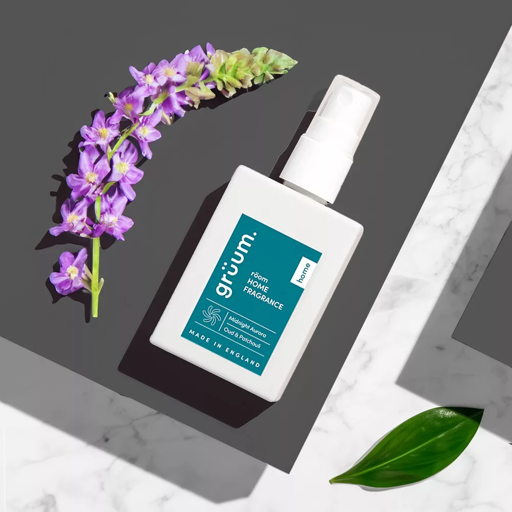 Fragrance spray with flower and leaf