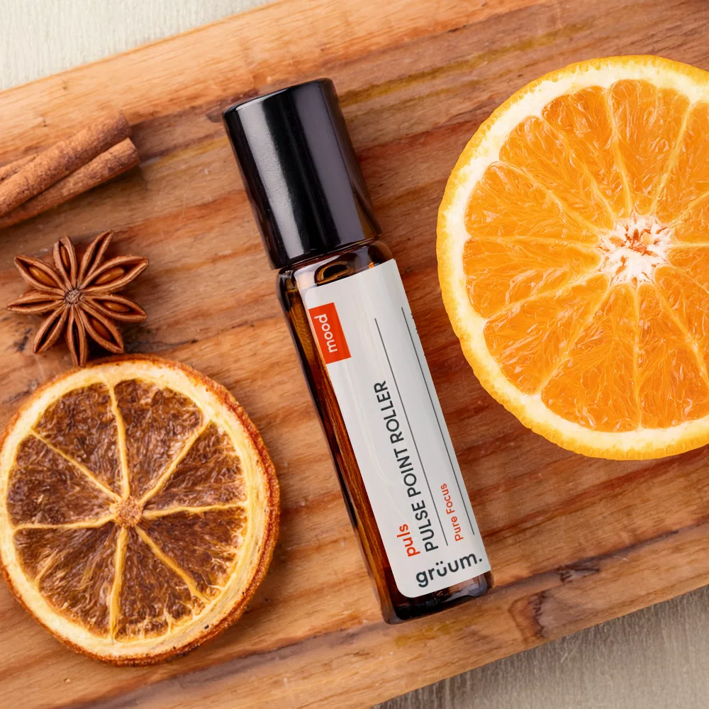 Pulse point roller with citrus and spices.